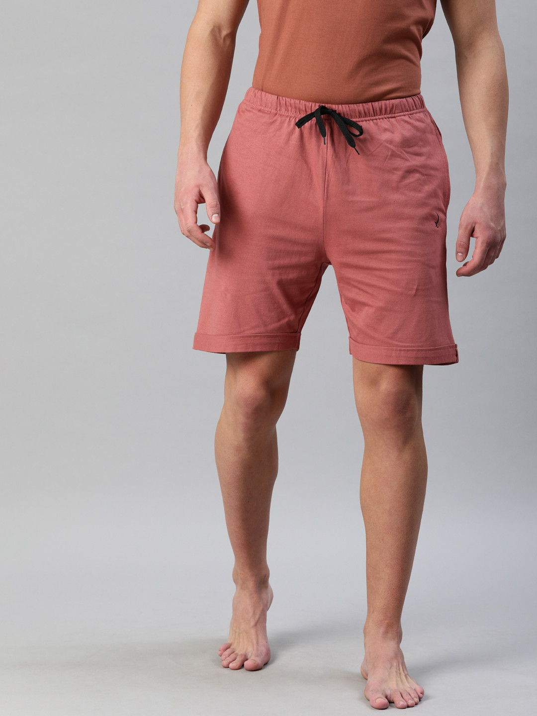 QUARANTINE Men Pink Solid Lounge Shorts
QUARANTINE Men Pink Solid Lounge Shorts