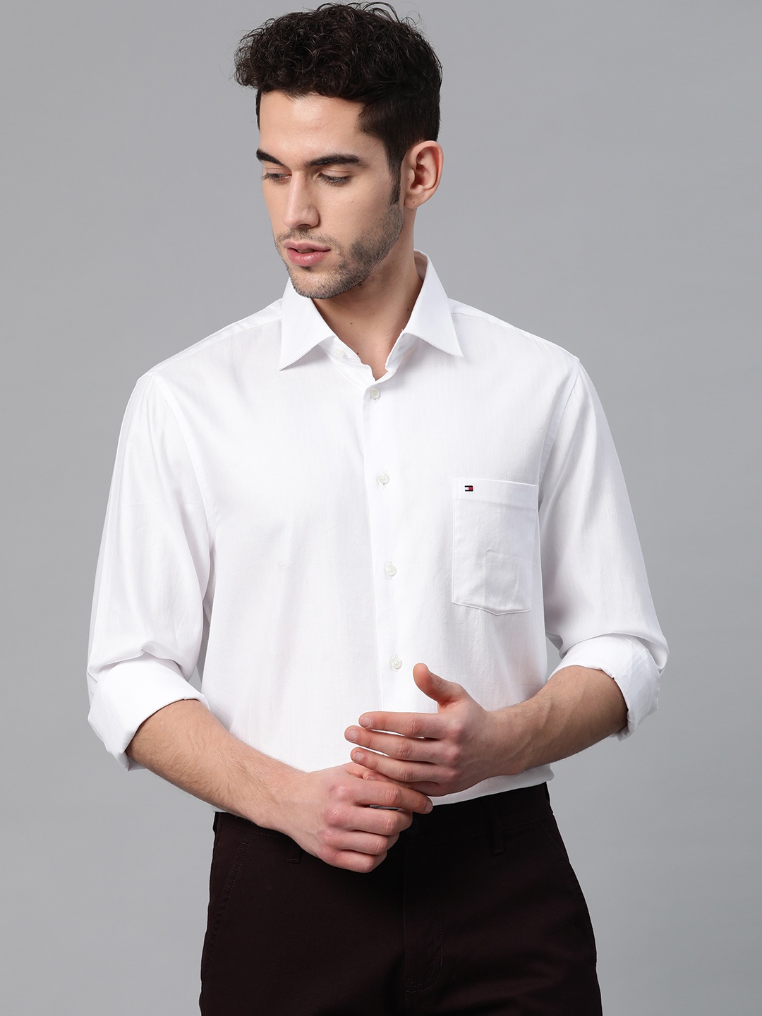Tommy Hilfiger Men White Regular Fit Pure Cotton Easy Care Self-Striped Smart Casual Shirt
Tommy Hilfiger Men White Regular Fit Pure Cotton Easy Care Self-Striped Smart Casual Shirt