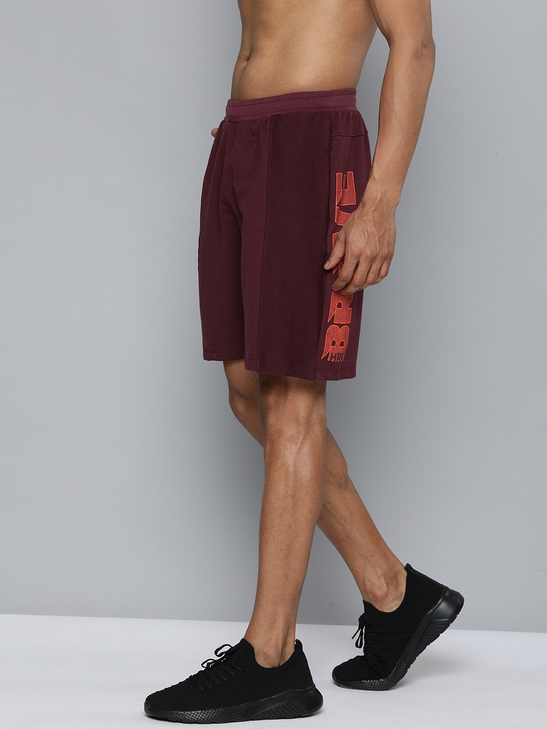 HRX By Hrithik Roshan Men Maroon Regular Mid-Rise Bio-Wash Gold Finish Lifestyle Shorts
HRX By Hrithik Roshan Men Maroon Regular Mid-Rise Bio-Wash Gold Finish Lifestyle Shorts