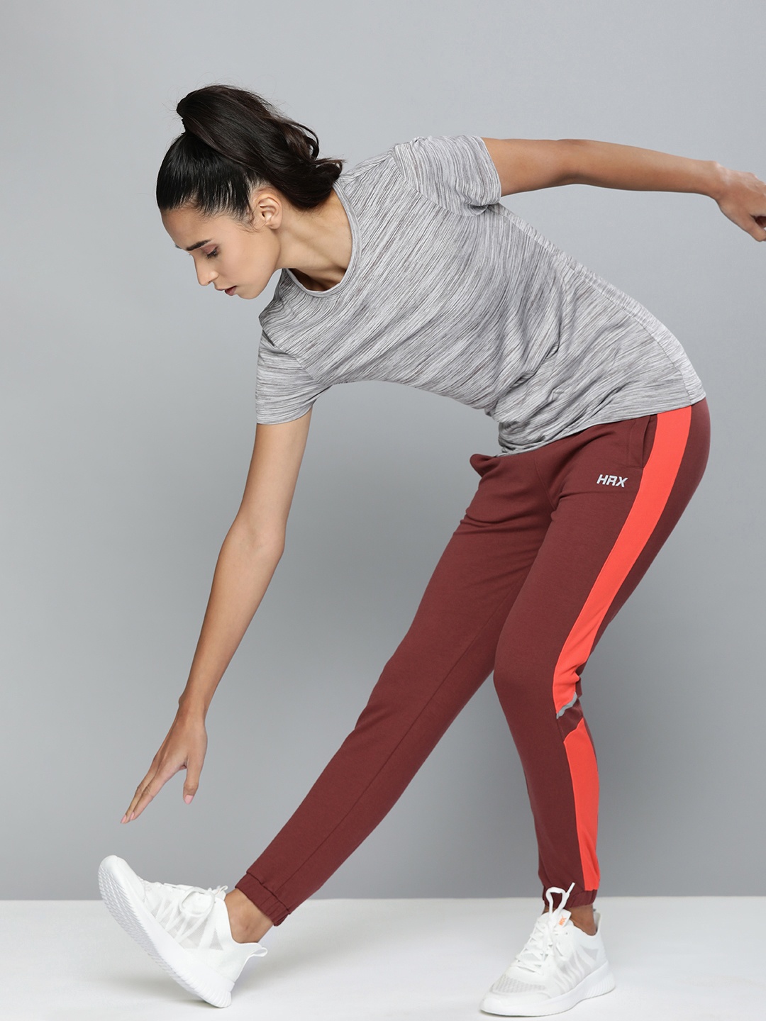 HRX By Hrithik Roshan Women Deepest Red & Aurora Red Colourblock Slim Fit Lycra Rapid-Dry Antimicrobial Training Joggers
HRX By Hrithik Roshan Women Deepest Red & Aurora Red Colourblock Slim Fit Lycra Rapid-Dry Antimicrobial Training Joggers