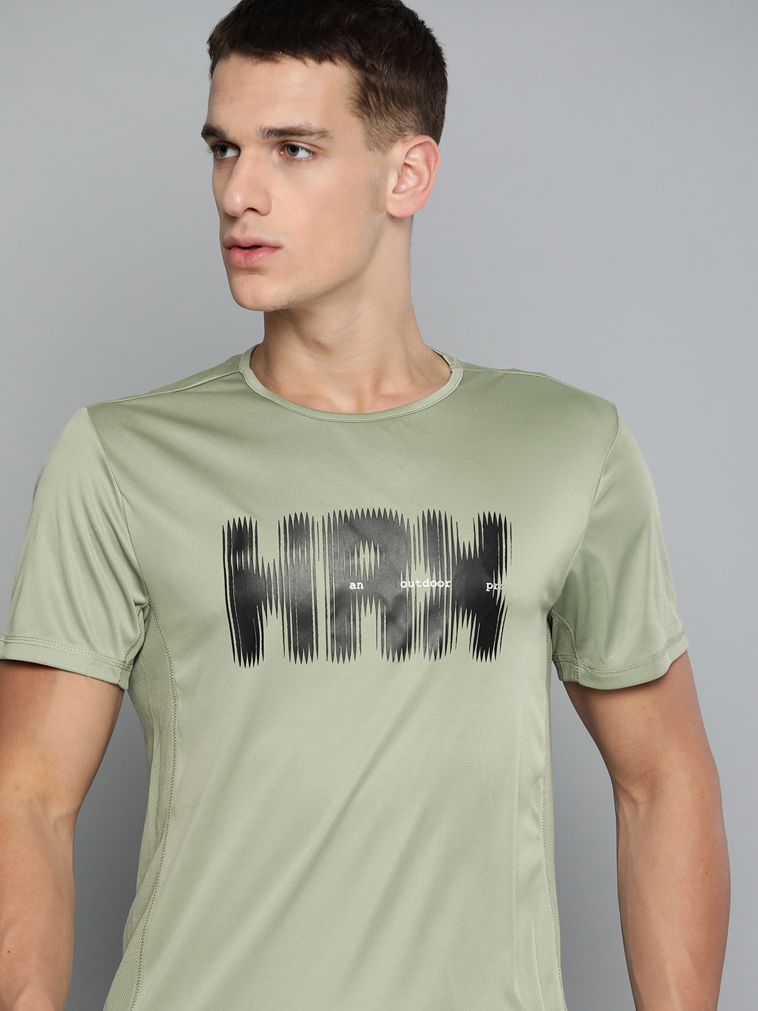 HRX By Hrithik Roshan Men Oil Green Solid Rapid-Dry Antimicrobial Anti-Static Outdoor Tshirt
HRX By Hrithik Roshan Men Oil Green Solid Rapid-Dry Antimicrobial Anti-Static Outdoor Tshirt