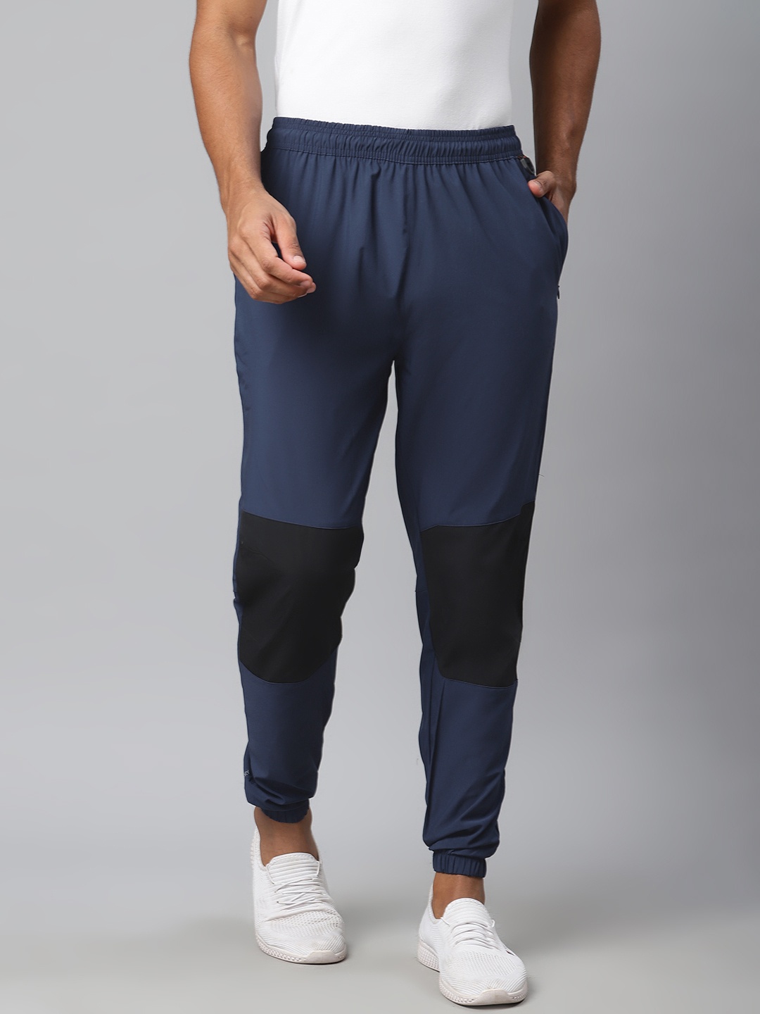 HRX By Hrithik Roshan Men Medival Blue & Balck Colourblock Rapid-Dry Outdoor Joggers, Navy blue
HRX By Hrithik Roshan Men Medival Blue & Balck Colourblock Rapid-Dry Outdoor Joggers, Navy blue