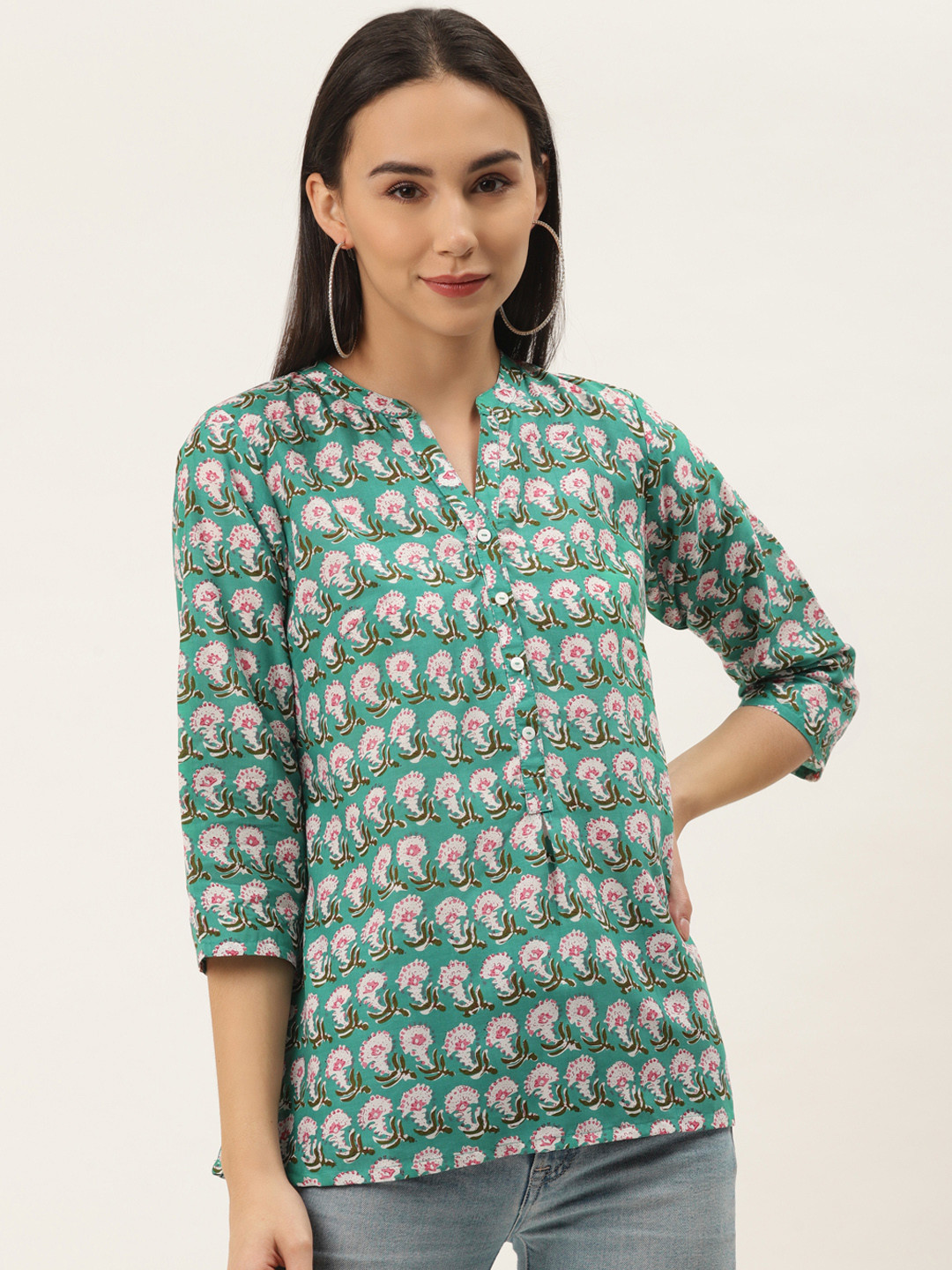 ZIZO By Namrata Bajaj Women Green & White Pure Cotton Ethnic Printed Top
ZIZO By Namrata Bajaj Women Green & White Pure Cotton Ethnic Printed Top