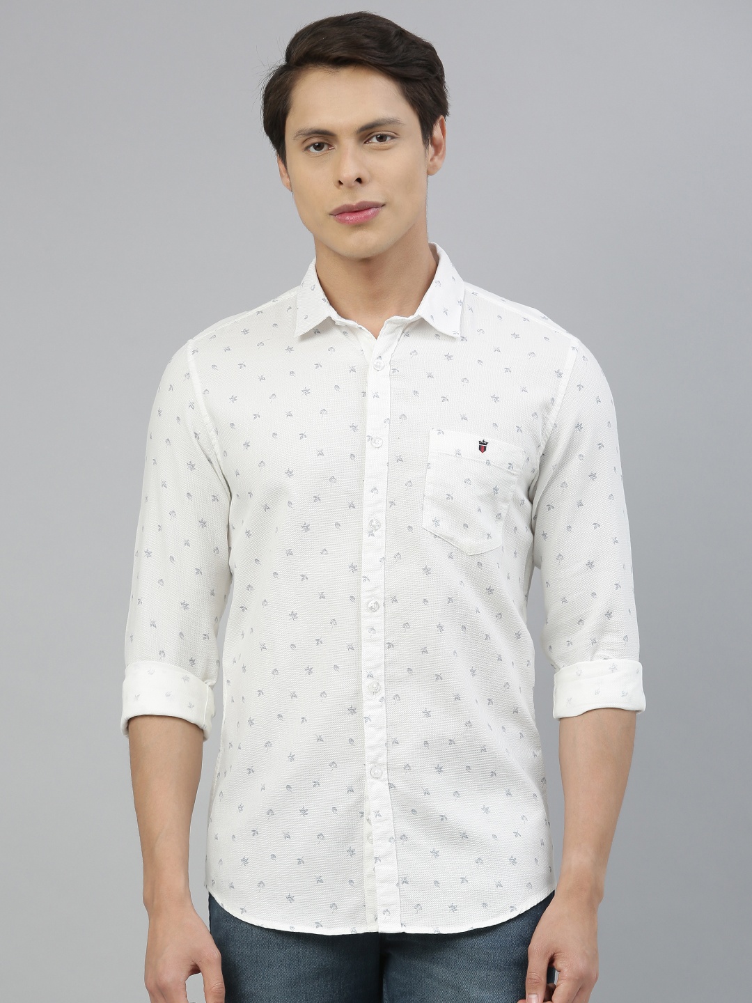 Louis Philippe Jeans Men Off-White & Navy Blue Super Slim Fit Floral Printed Casual Shirt
Louis Philippe Jeans Men Off-White & Navy Blue Super Slim Fit Floral Printed Casual Shirt