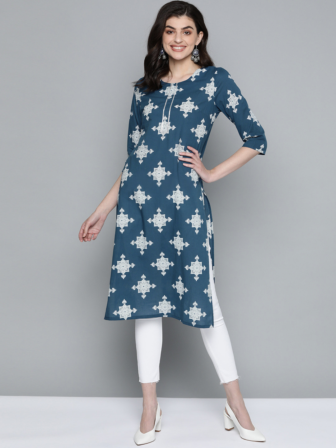HERE&NOW Women Blue & White Pure Cotton Printed Straight Kurta
HERE&NOW Women Blue & White Pure Cotton Printed Straight Kurta