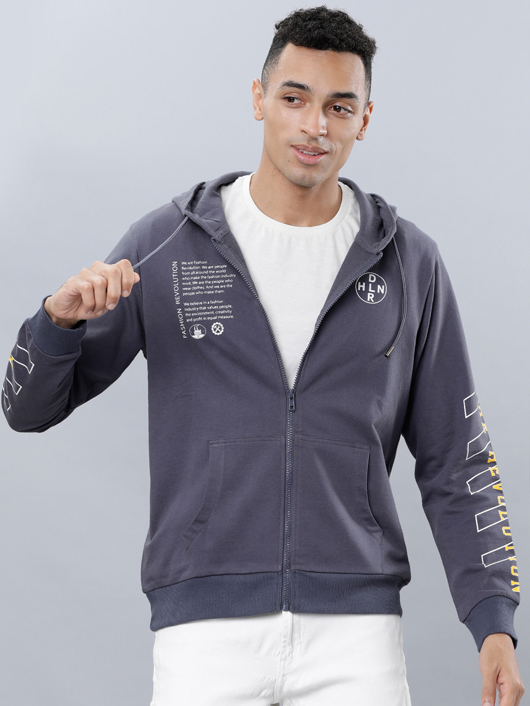 HIGHLANDER Men Blue Solid Hooded Sweatshirt 
HIGHLANDER Men Blue Solid Hooded Sweatshirt
