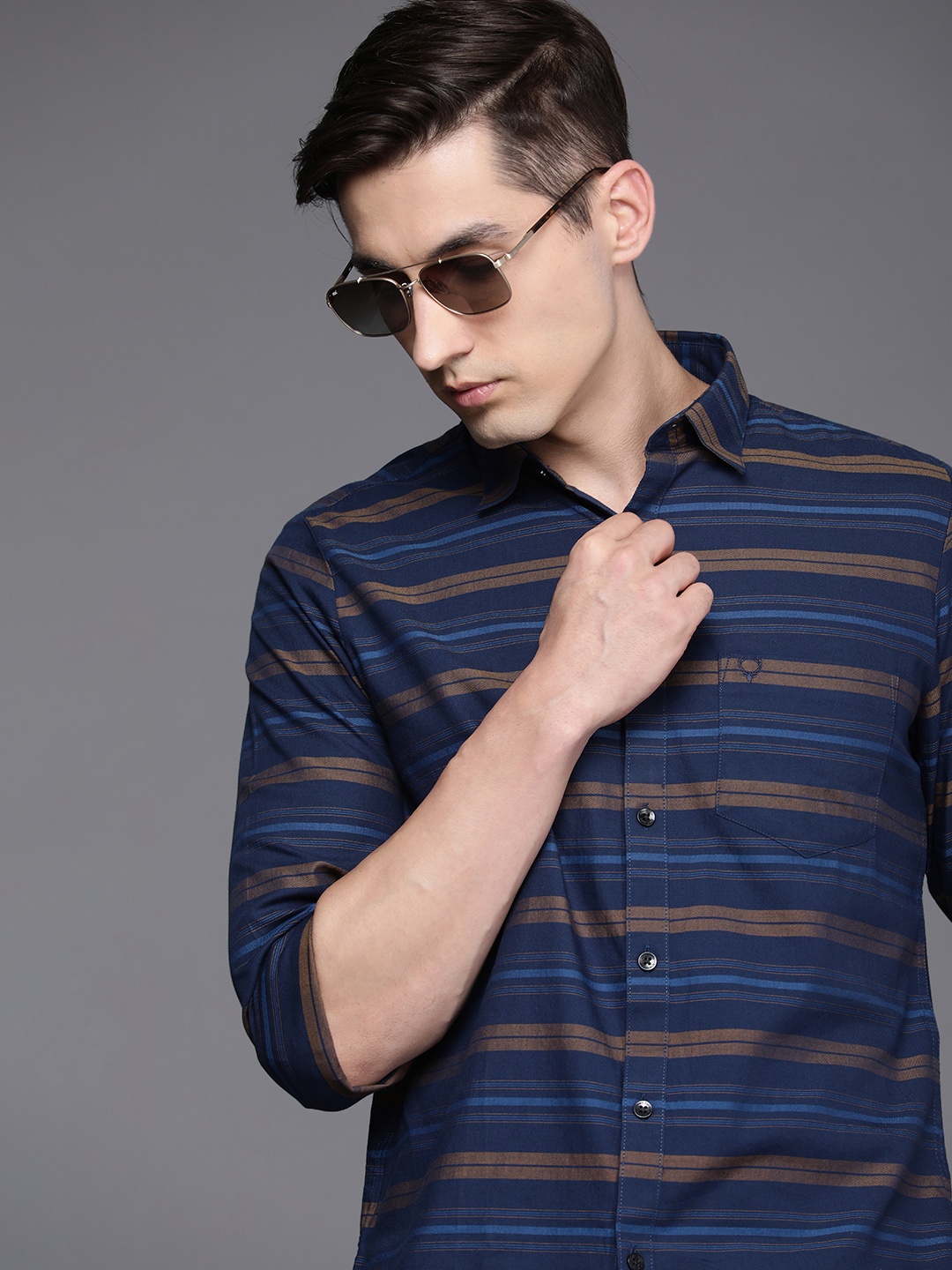 Allen Solly Men Navy Blue & Mustard Yellow Slim Fit Striped Pure Cotton Casual Shirt
Allen Solly Men Navy Blue & Mustard Yellow Slim Fit Striped Pure Cotton Casual Shirt