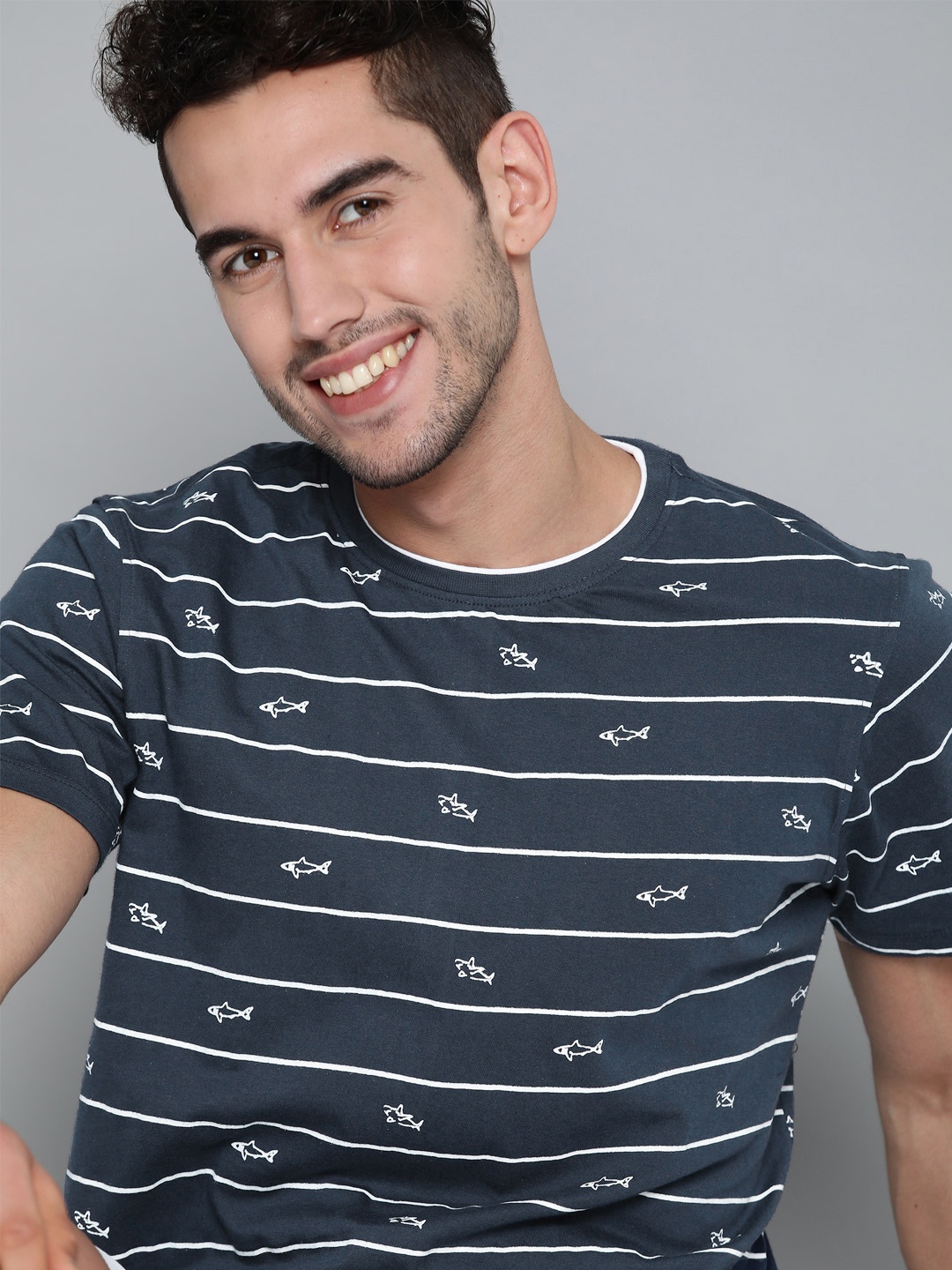 Mast Harbour Men Navy White Pure Cotton Striped Round Neck Pure Cotton T-shirt, Navy blue
Mast Harbour Men Navy White Pure Cotton Striped Round Neck Pure Cotton T-shirt, Navy blue