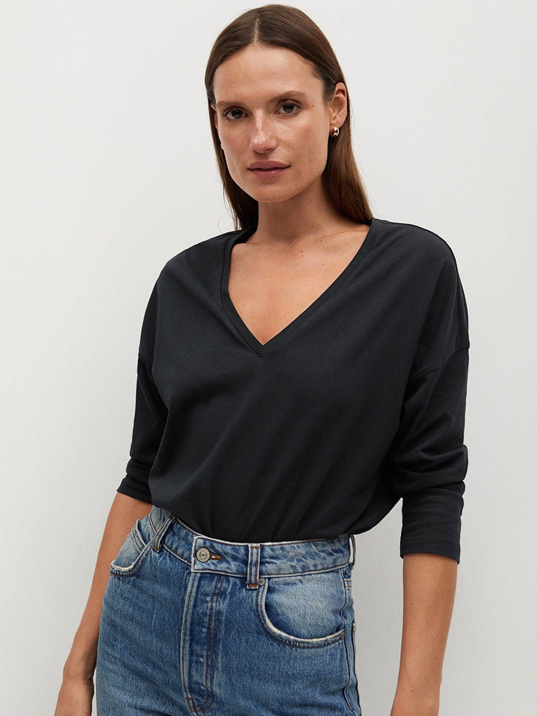 MANGO Women Black Solid Sustainable Organic Cotton V-Neck Organic Cotton T-shirt
MANGO Women Black Solid Sustainable Organic Cotton V-Neck Organic Cotton T-shirt