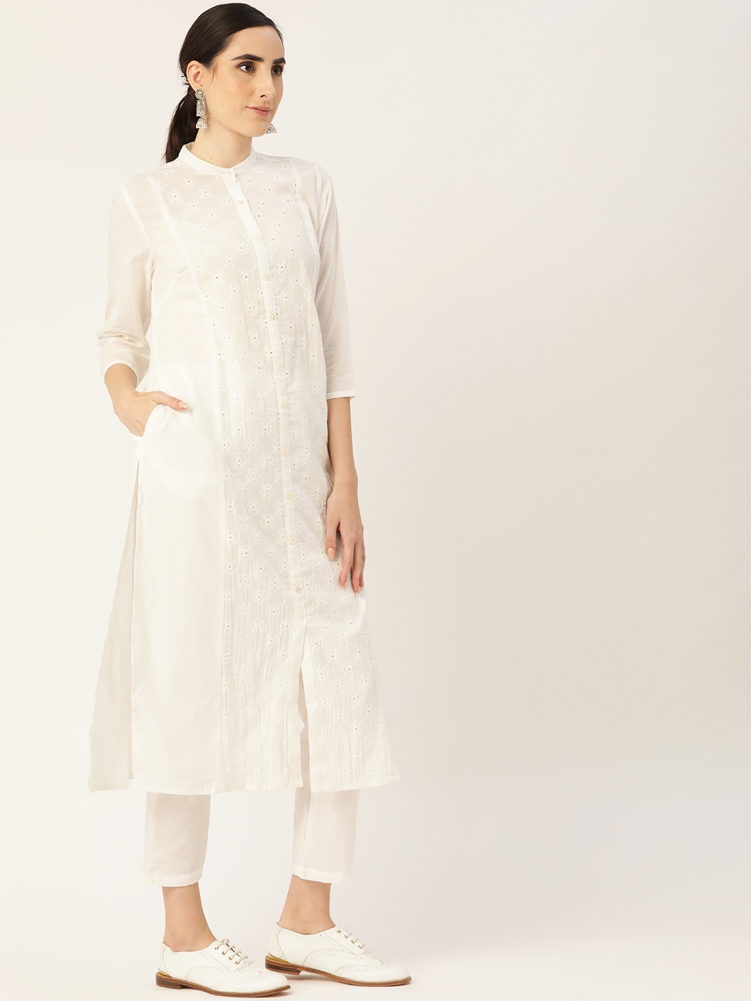 Anouk Women White Ethnic Motifs Embroidered Panelled Pure Cotton Kurta with Trousers
Anouk Women White Ethnic Motifs Embroidered Panelled Pure Cotton Kurta with Trousers