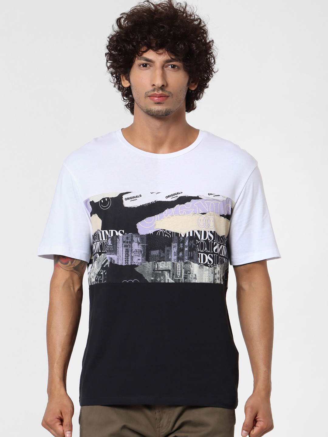 Jack Jones Men White Black Slim Fit Printed Round Neck Sustainable Pure Cotton T-shirt
Jack Jones Men White Black Slim Fit Printed Round Neck Sustainable Pure Cotton T-shirt