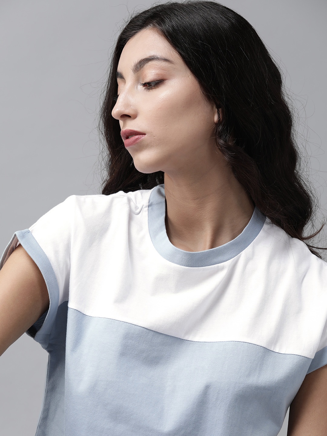 The Roadster Lifestyle Co Women Blue White Colourblocked Round Neck Boxy Crop Pure Cotton T-shirt
The Roadster Lifestyle Co Women Blue White Colourblocked Round Neck Boxy Crop Pure Cotton T-shirt