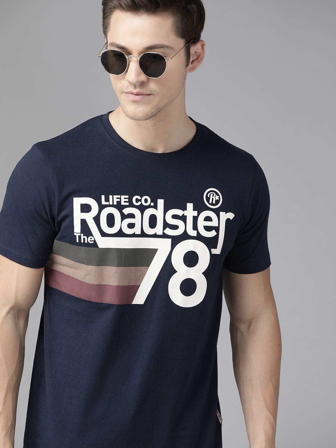 The Roadster Lifestyle Co Men Navy Pure Cotton Printed Round Neck Pure Cotton T-shirt, Navy blue
The Roadster Lifestyle Co Men Navy Pure Cotton Printed Round Neck Pure Cotton T-shirt, Navy blue