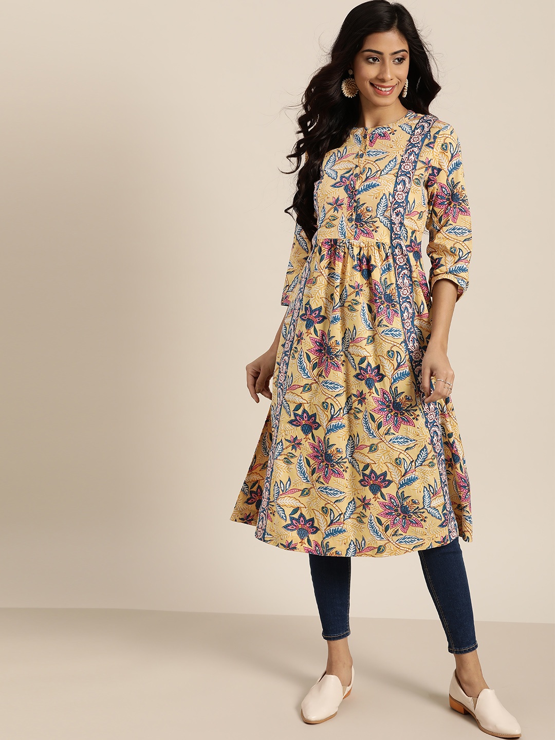 Sangria Women Mustard Yellow & Navy Blue Pure Cotton Ethnic Motifs Printed A-Line Kurta
Sangria Women Mustard Yellow & Navy Blue Pure Cotton Ethnic Motifs Printed A-Line Kurta