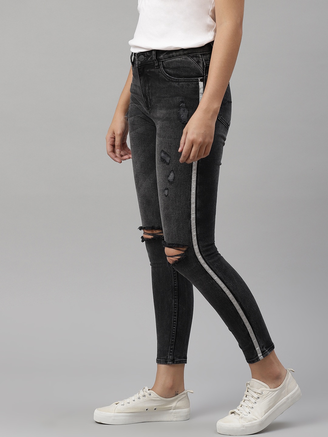 Mast & Harbour Women Charcoal Grey Skinny Fit Slash Knee Light Fade Stretchable Jeans
Mast & Harbour Women Charcoal Grey Skinny Fit Slash Knee Light Fade Stretchable Jeans
