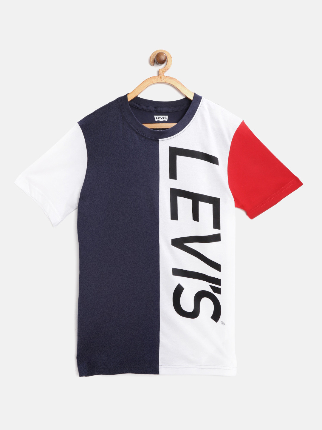 Levis Boys Navy Blue & White Colourblocked Pure Cotton T-shirt with Brand Logo Print 
Levis Boys Navy Blue & White Colourblocked Pure Cotton T-shirt with Brand Logo Print
