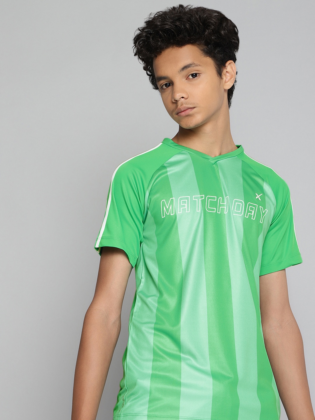 HRX by Hrithik Roshan U-17 Boys Kelly Green Striped Rapid-Dry Antimicrobial Active Tshirt
HRX by Hrithik Roshan U-17 Boys Kelly Green Striped Rapid-Dry Antimicrobial Active Tshirt