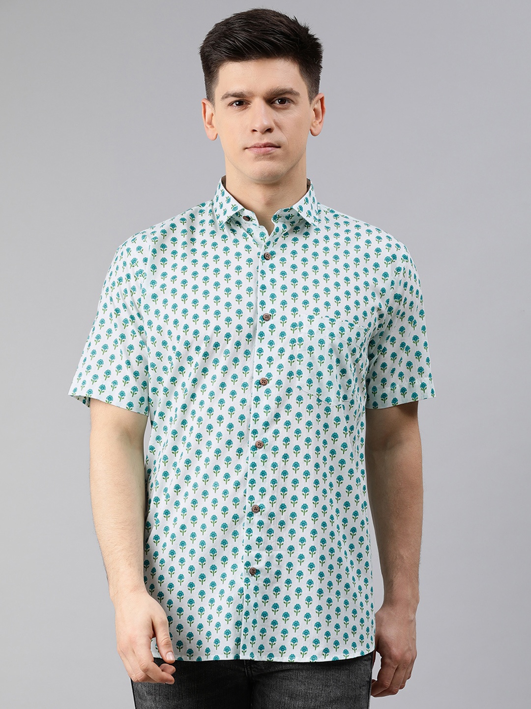 MILLENNIAL MEN Men White & Turquoise Blue Regular Fit Floral Printed Casual Shirt
MILLENNIAL MEN Men White & Turquoise Blue Regular Fit Floral Printed Casual Shirt