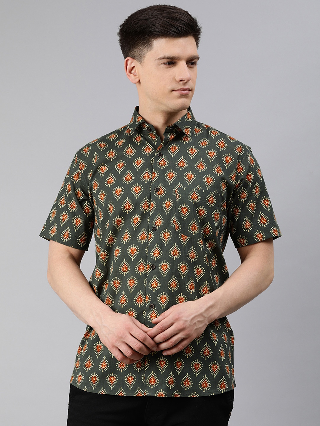 MILLENNIAL MEN Charcoal Grey & Orange Comfort Regular Fit Printed Pure Cotton Casual Shirt
MILLENNIAL MEN Charcoal Grey & Orange Comfort Regular Fit Printed Pure Cotton Casual Shirt