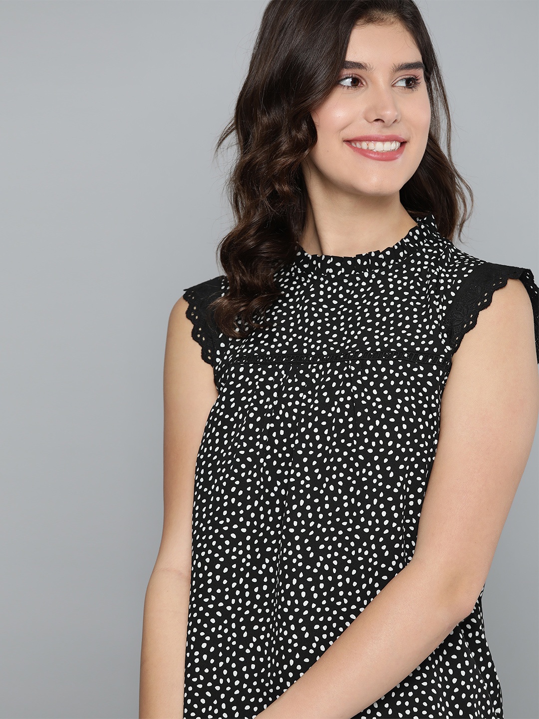 Mast & Harbour Black& White Abstract Printed Mandarin Collar Lace Inserts Monochrome Top
Mast & Harbour Black& White Abstract Printed Mandarin Collar Lace Inserts Monochrome Top