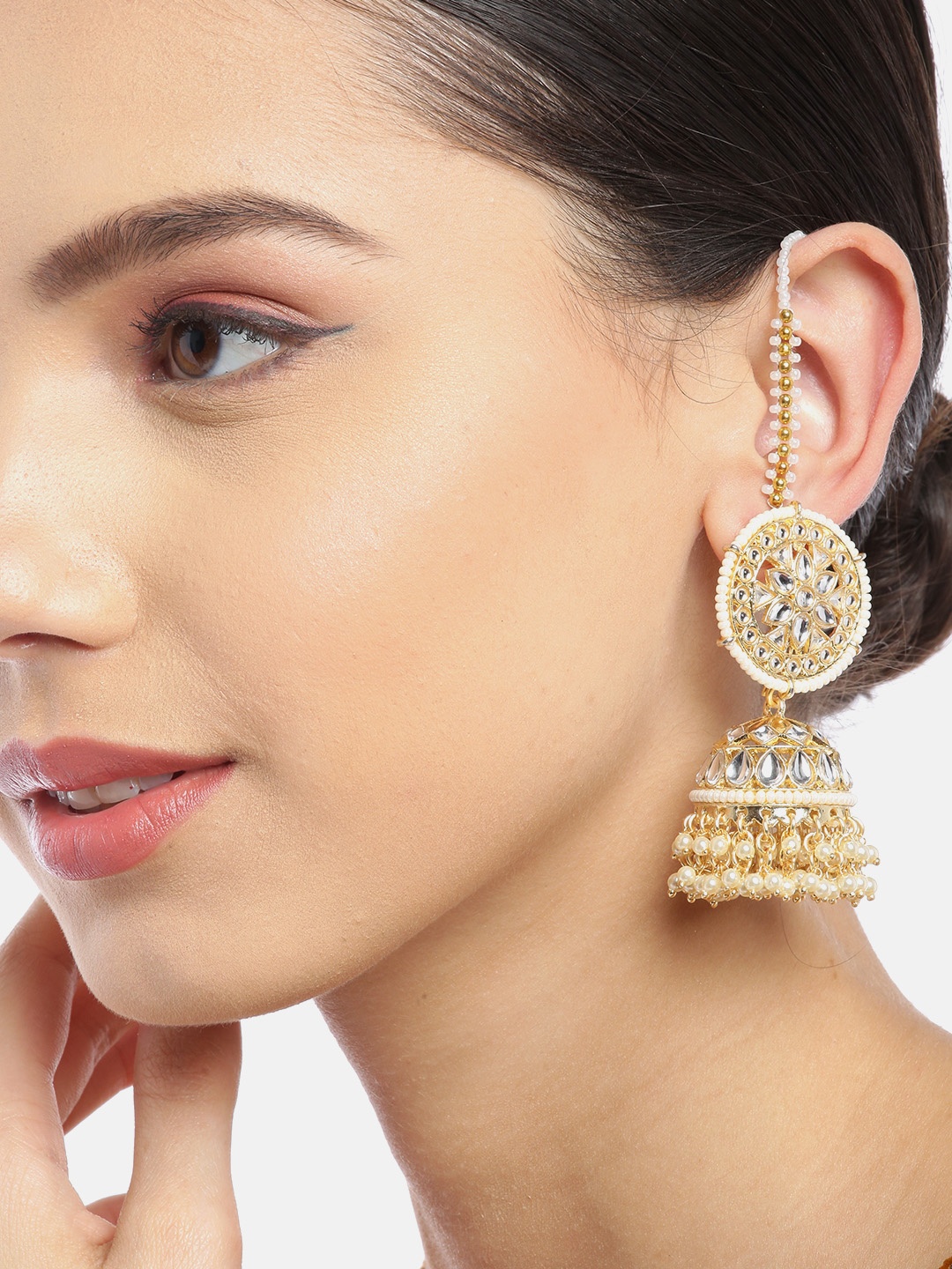 Melani Borsa White Gold-Plated Kundan Studded & Beaded Handcrafted Dome Shaped Jhumkas
Melani Borsa White Gold-Plated Kundan Studded & Beaded Handcrafted Dome Shaped Jhumkas