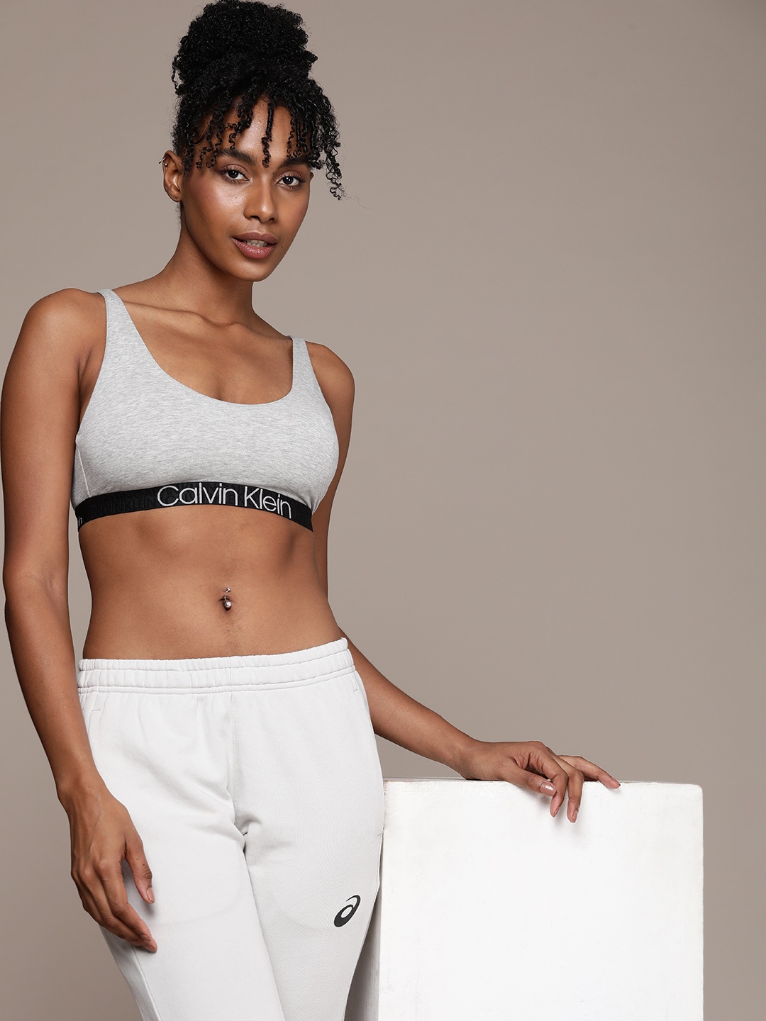 Calvin Klein Underwear Full Coverage Lightly Padded T-shirt Bra QF6624ADPGK, Grey melange
Calvin Klein Underwear Full Coverage Lightly Padded T-shirt Bra QF6624ADPGK, Grey melange