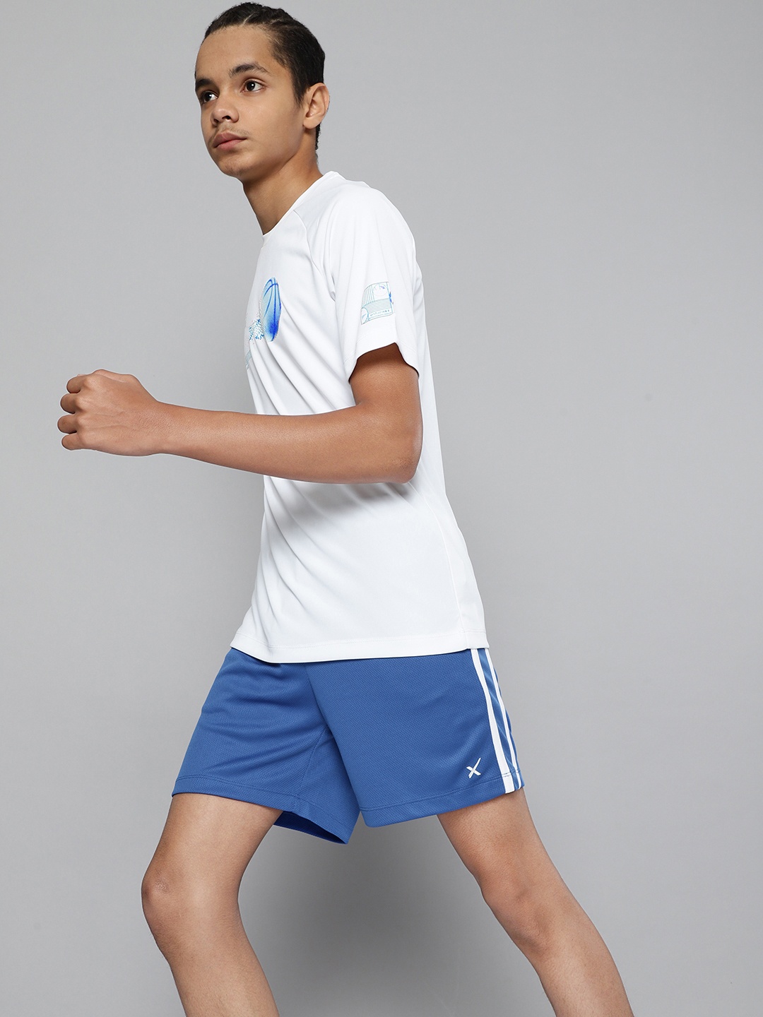 HRX By Hrithik Roshan U-17 Boys Green Solid Regular Fit Rapid-Dry Antimicrobial Active Shorts, Blue
HRX By Hrithik Roshan U-17 Boys Green Solid Regular Fit Rapid-Dry Antimicrobial Active Shorts, Blue