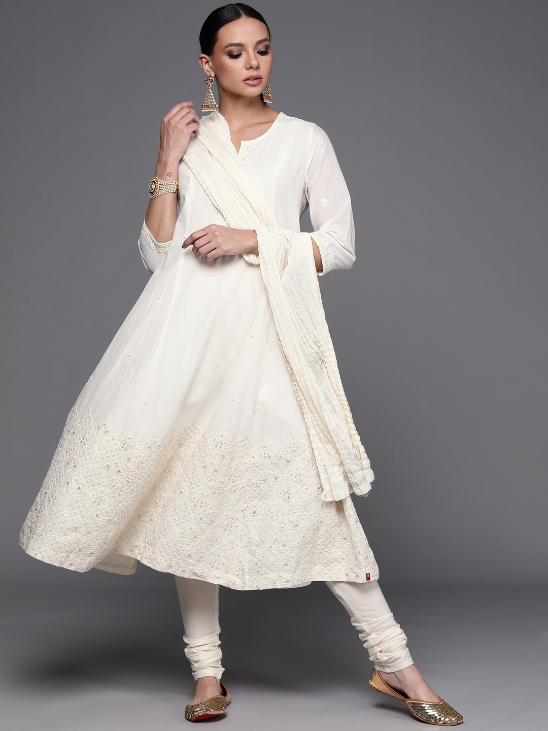 Biba Women Cream-Coloured Floral Regular Thread Work Pure Cotton Kurta with Churidar & With Dupatta
Biba Women Cream-Coloured Floral Regular Thread Work Pure Cotton Kurta with Churidar & With Dupatta