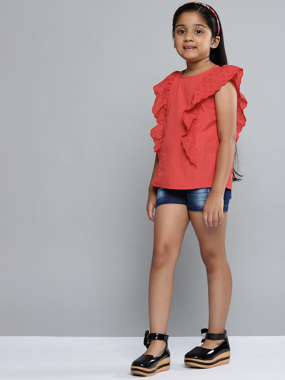 YK Girls Red Pure Cotton Solid Flutter Sleeves Top with Schiffli Embroidered Detail
YK Girls Red Pure Cotton Solid Flutter Sleeves Top with Schiffli Embroidered Detail