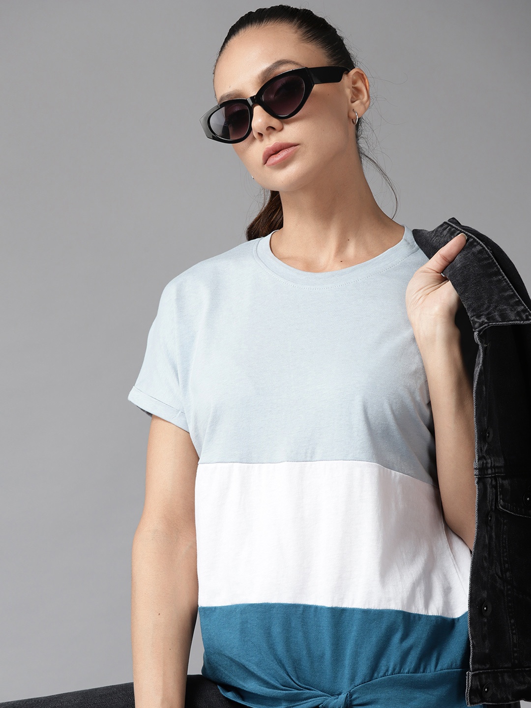 Roadster Women Blue & White Twisted Colourblocked Extended Sleeves Pure Cotton T-shirt
Roadster Women Blue & White Twisted Colourblocked Extended Sleeves Pure Cotton T-shirt
