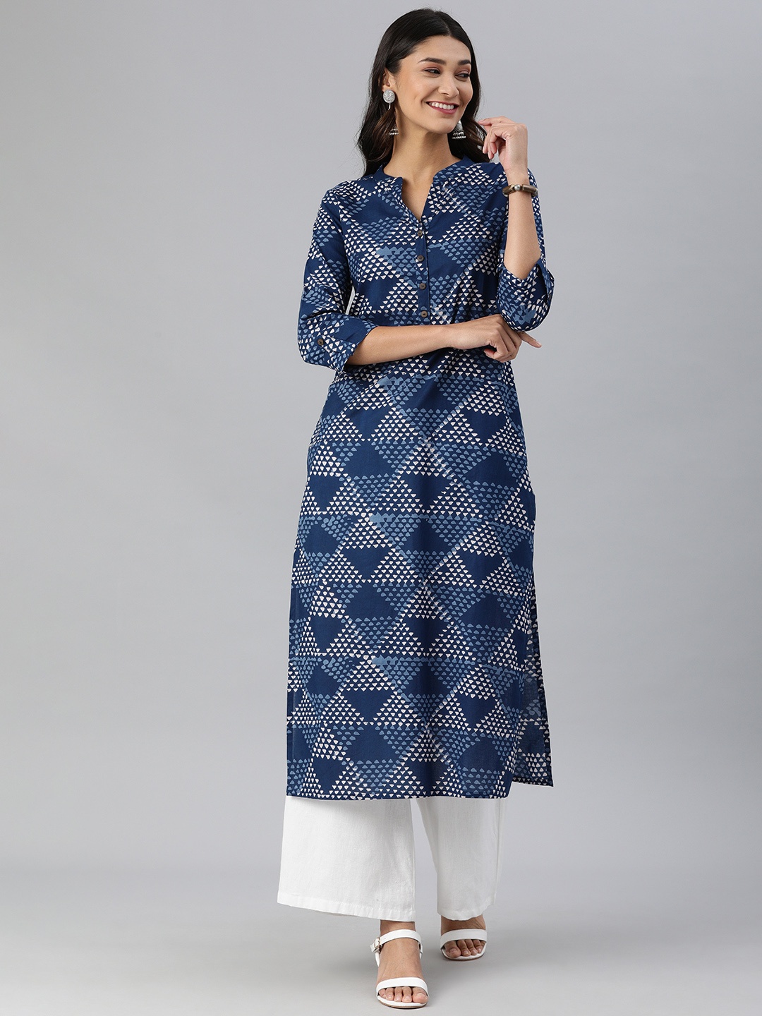 KSUT Women Blue & Off-White Geometric Screen Print Mandarin Collar Pure Cotton Kurta
KSUT Women Blue & Off-White Geometric Screen Print Mandarin Collar Pure Cotton Kurta