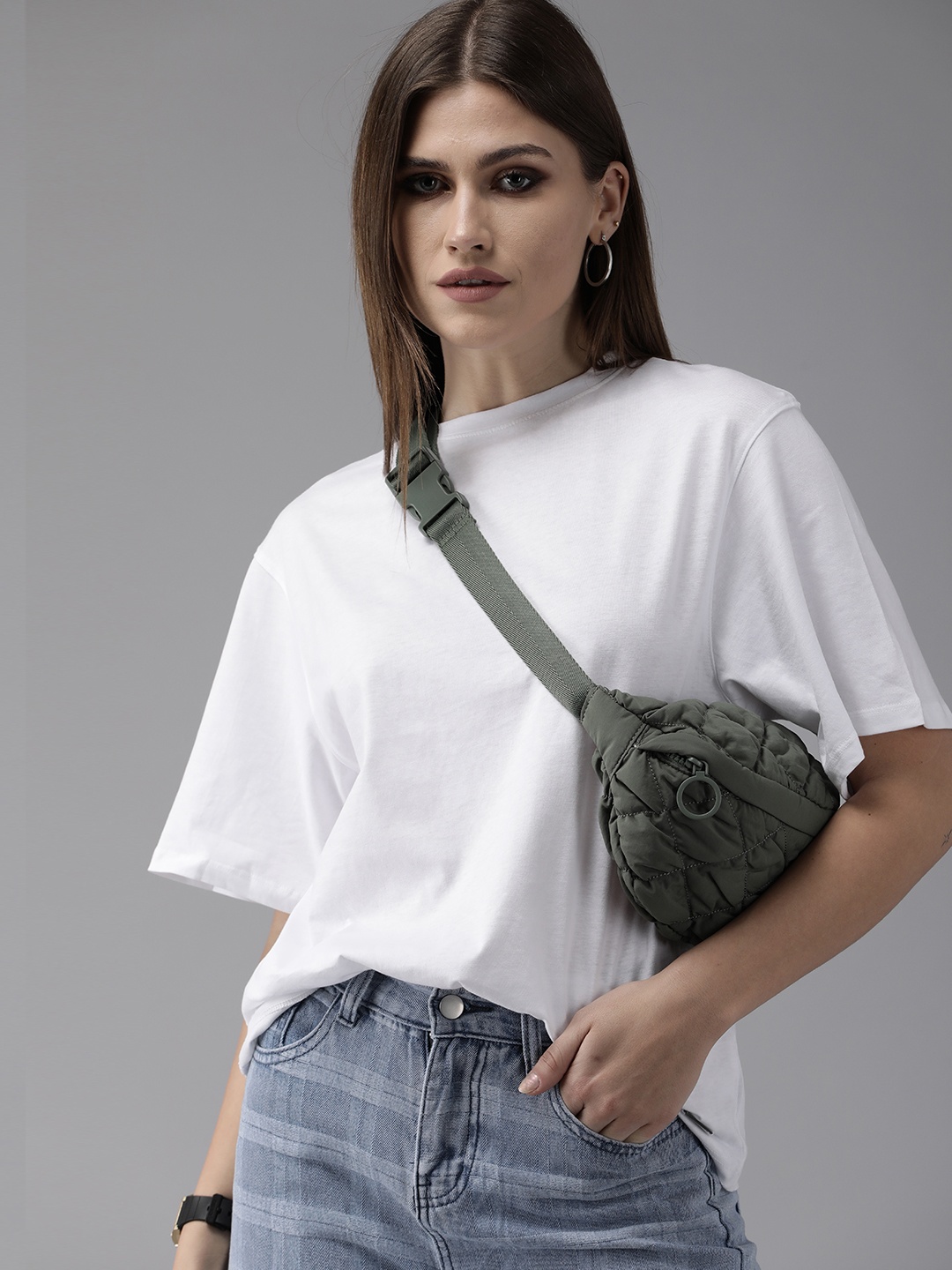 The Roadster Lifestyle Co Women White Solid Drop-Shoulder Sleeves Pure Cotton T-shirt
The Roadster Lifestyle Co Women White Solid Drop-Shoulder Sleeves Pure Cotton T-shirt
