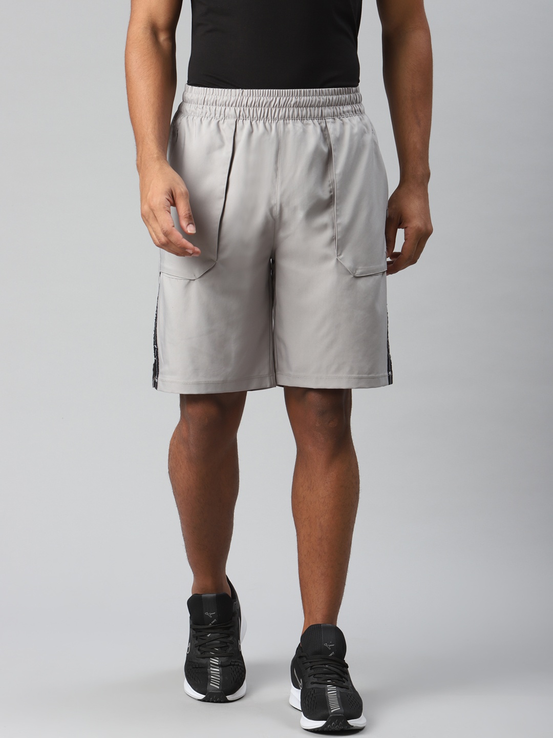 HRX By Hrithik Roshan Men Wet Weather Colourblock Rapid-Dry Antimicrobial Training Shorts, Grey
HRX By Hrithik Roshan Men Wet Weather Colourblock Rapid-Dry Antimicrobial Training Shorts, Grey