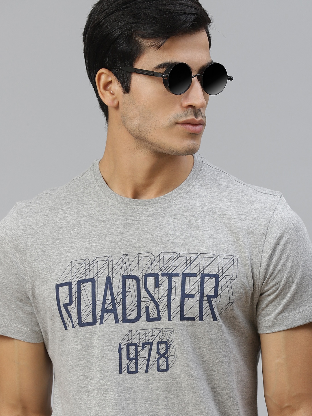 The Roadster Lifestyle Co Men Grey Melange & Navy Blue Pure Cotton Brand Logo Print T-shirt
The Roadster Lifestyle Co Men Grey Melange & Navy Blue Pure Cotton Brand Logo Print T-shirt