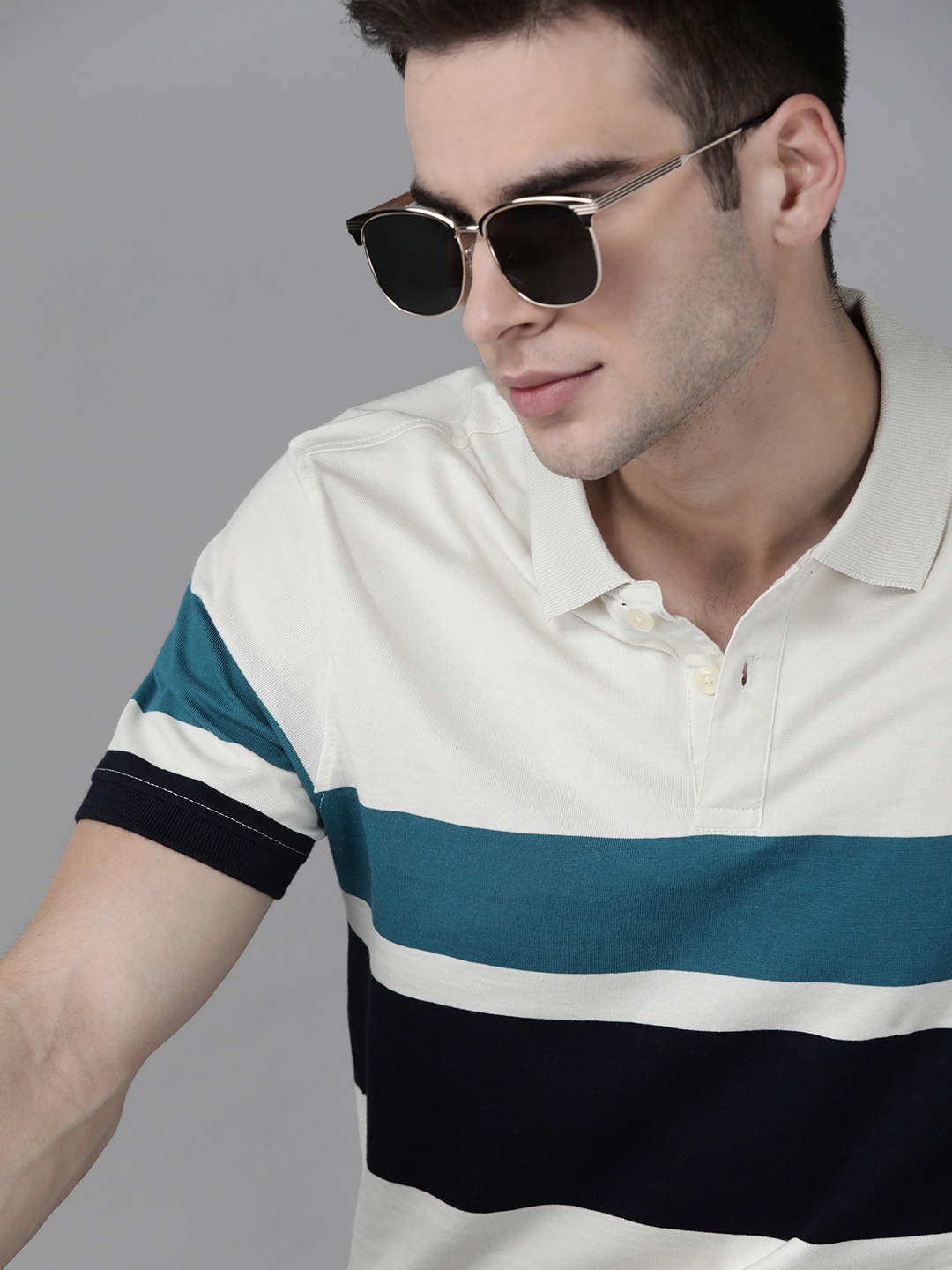 The Roadster Lifestyle Co Men Off-White & Blue Pure Cotton Striped Polo Collar T-shirt
The Roadster Lifestyle Co Men Off-White & Blue Pure Cotton Striped Polo Collar T-shirt