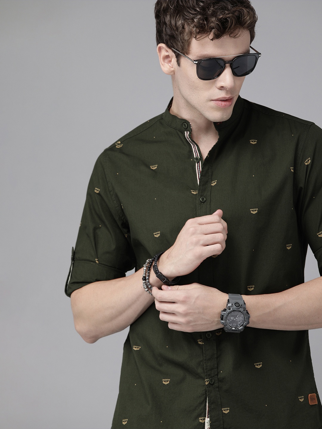 The Roadster Lifestyle Co Men Olive Green & Cream-Coloured Regular Fit Printed Casual Shirt
The Roadster Lifestyle Co Men Olive Green & Cream-Coloured Regular Fit Printed Casual Shirt
