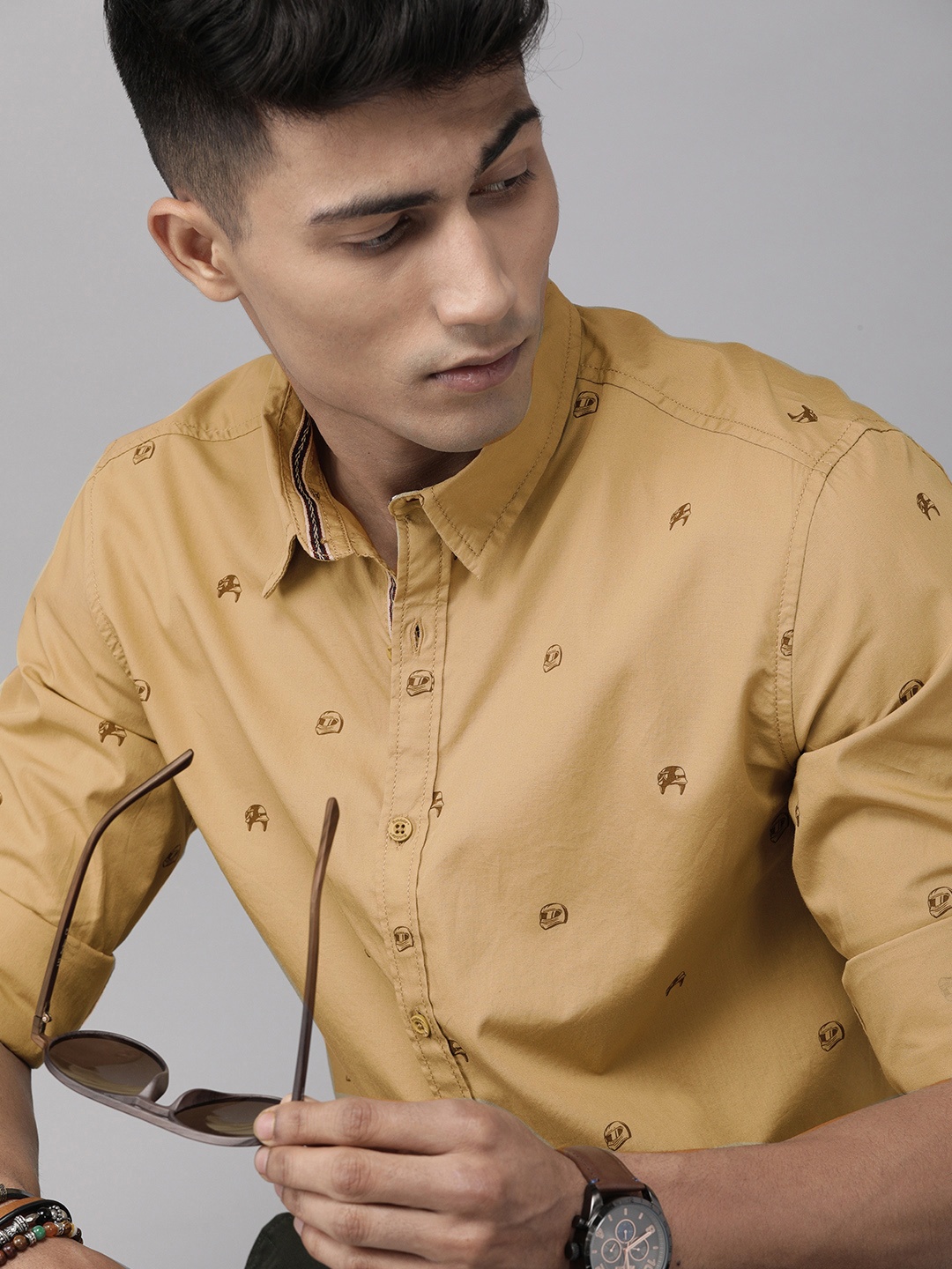 The Roadster Lifestyle Co Men Khaki ALONSO AOP Regular Fit Printed Pure Cotton Casual Shirt
The Roadster Lifestyle Co Men Khaki ALONSO AOP Regular Fit Printed Pure Cotton Casual Shirt