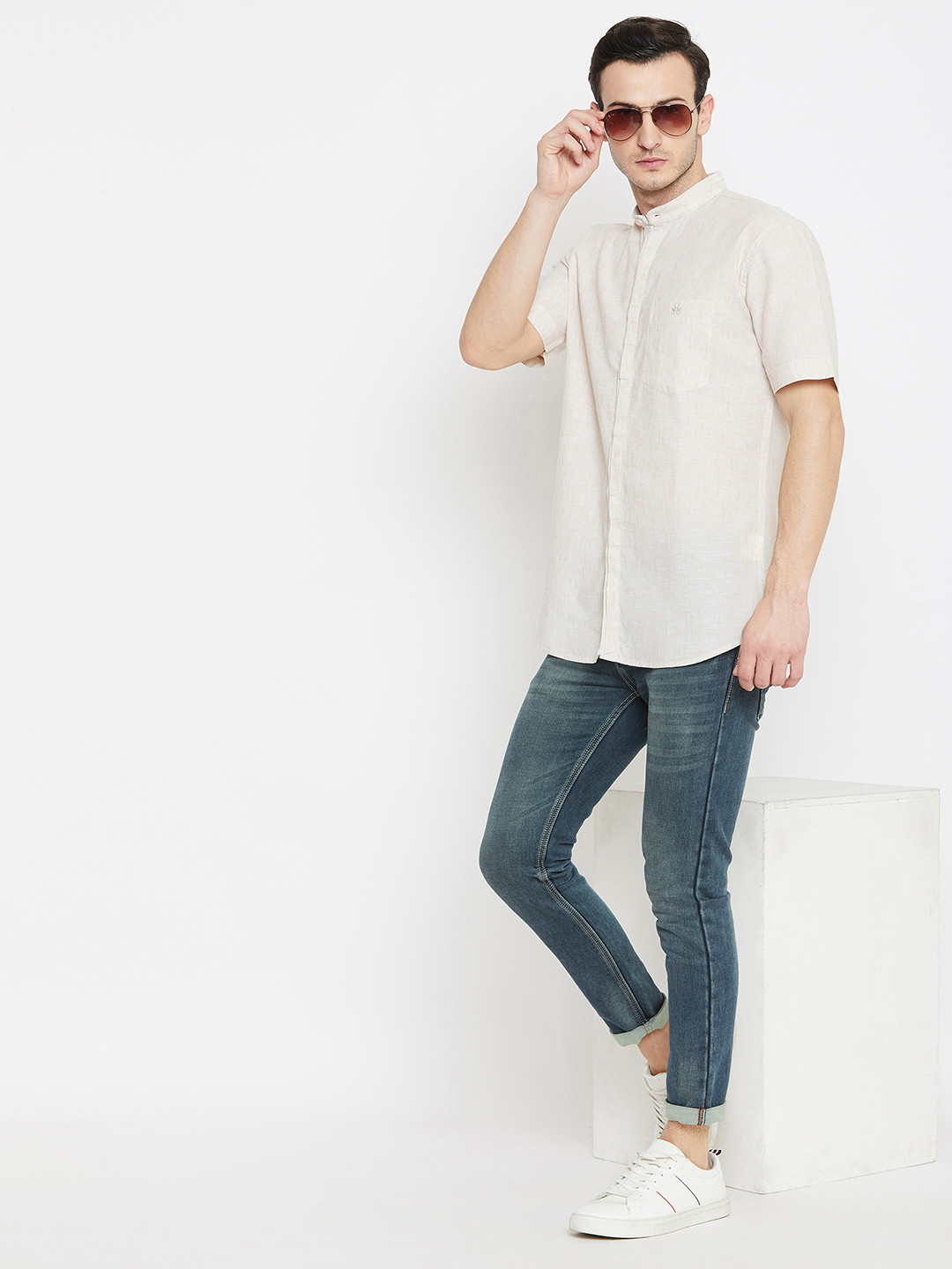 Crimsoune Club Men Beige Slim Fit Solid Casual Shirt
Crimsoune Club Men Beige Slim Fit Solid Casual Shirt