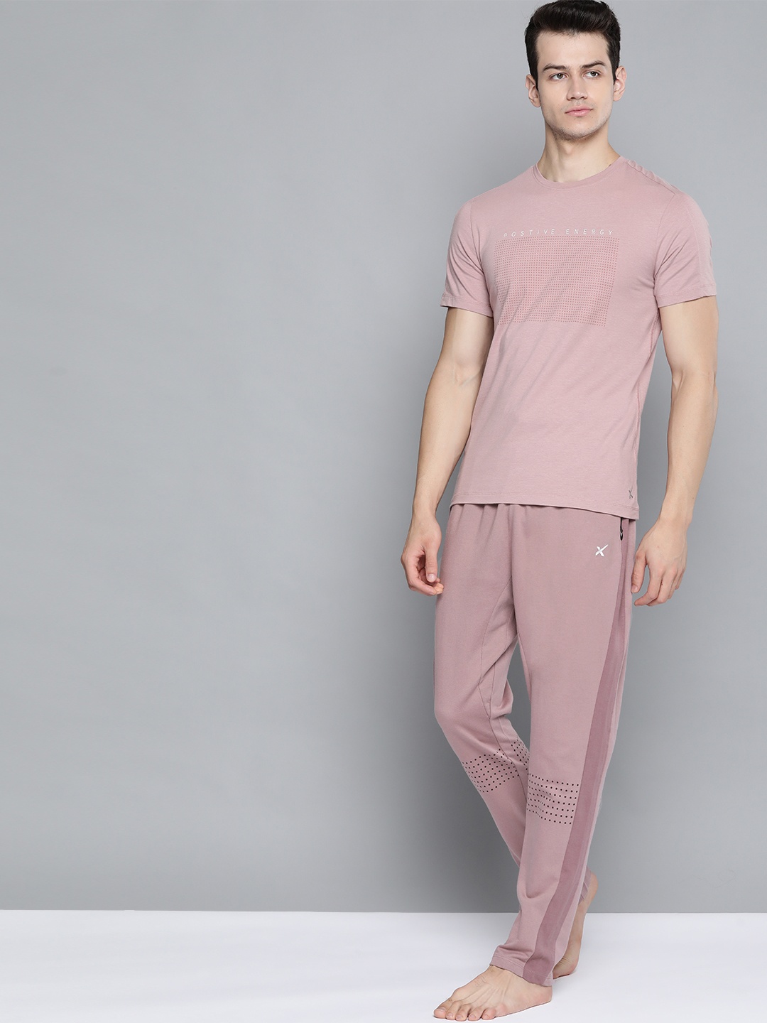 HRX By Hrithik Roshan Men Twilight Mauve Organic Cotton Antimicrobial Yoga Sustainable Track Pants
HRX By Hrithik Roshan Men Twilight Mauve Organic Cotton Antimicrobial Yoga Sustainable Track Pants