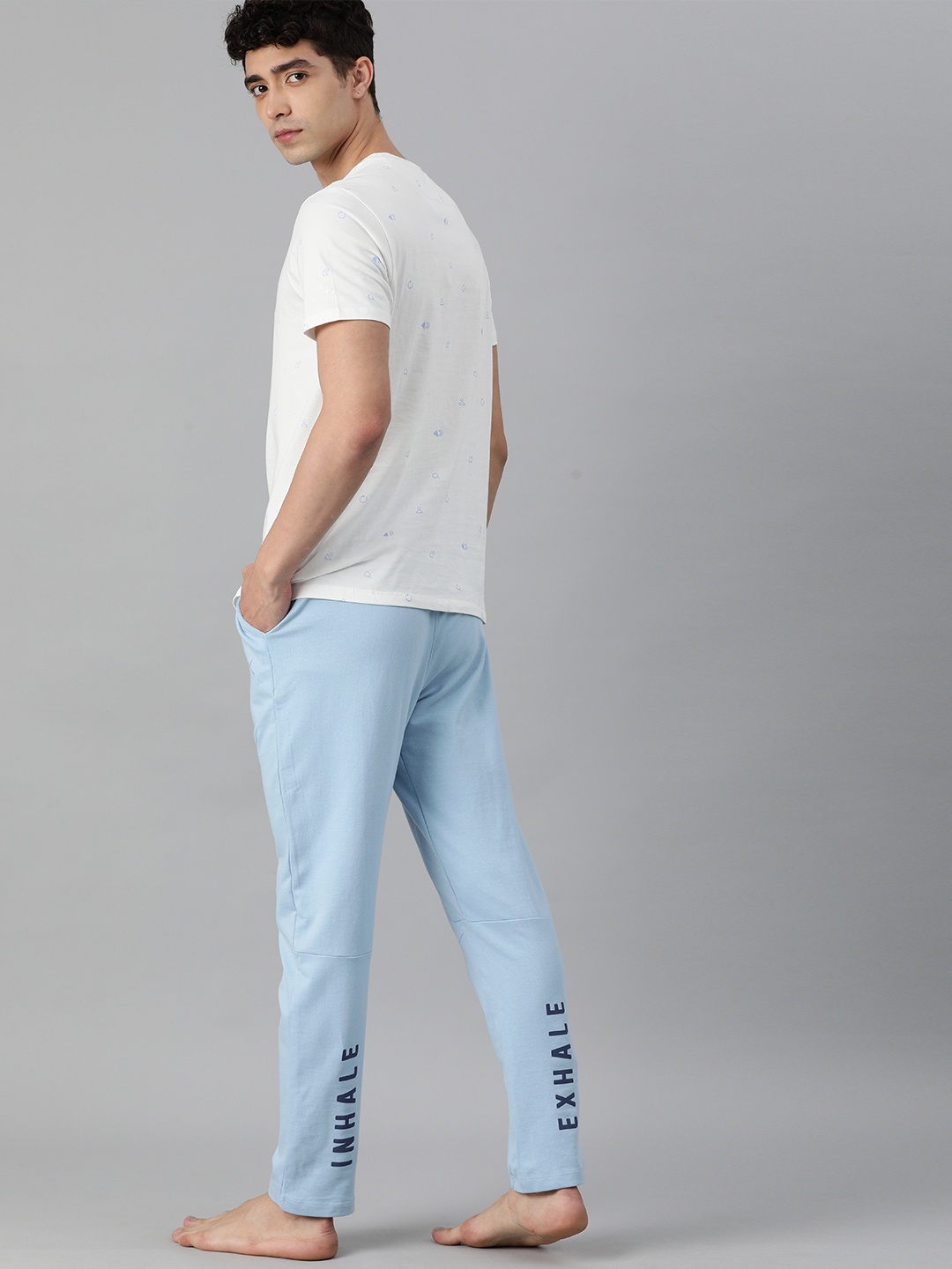 HRX By Hrithik Roshan Men Grey Slim Organic Cotton Bio-Wash Antimicrobial Yoga Sustainable Track Pants
HRX By Hrithik Roshan Men Grey Slim Organic Cotton Bio-Wash Antimicrobial Yoga Sustainable Track Pants