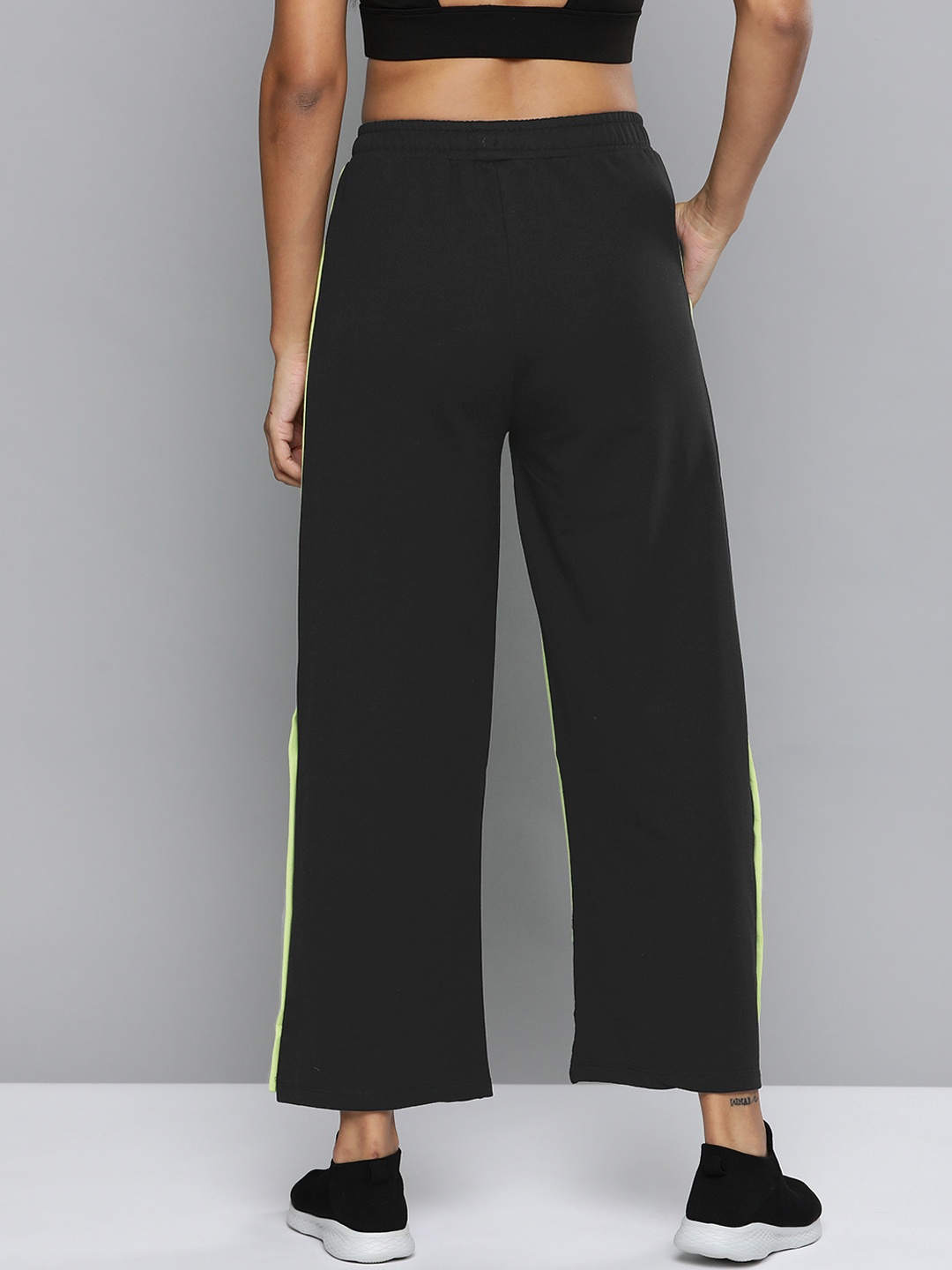 HRX By Hrithik Roshan Women Wild Lime & Jet Black Bio-Wash Lifestyle Track Pants, Lime green
HRX By Hrithik Roshan Women Wild Lime & Jet Black Bio-Wash Lifestyle Track Pants, Lime green