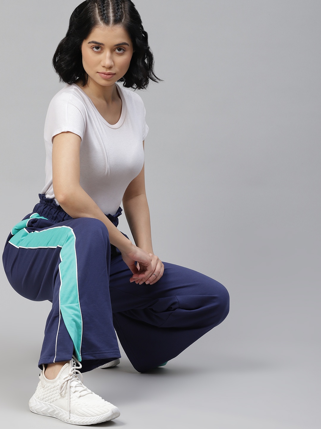 HRX By Hrithik Roshan Women Medieval Blue Bio-Wash Antimicrobial Lifestyle Track Pants
HRX By Hrithik Roshan Women Medieval Blue Bio-Wash Antimicrobial Lifestyle Track Pants