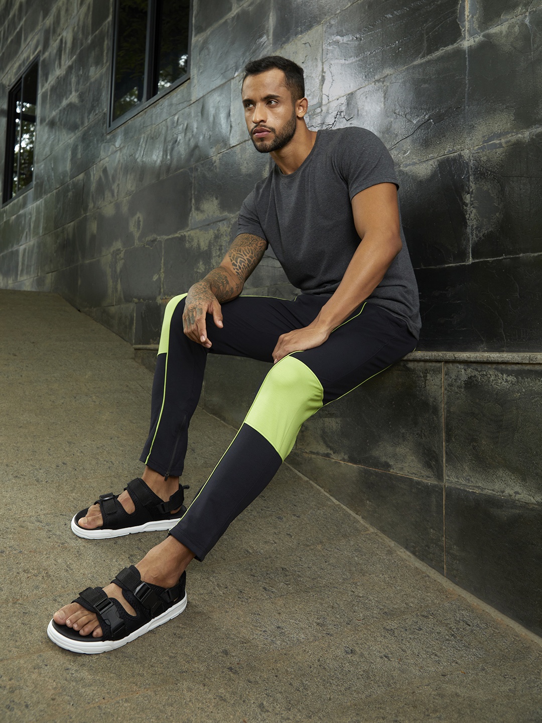 HRX By Hrithik Roshan Men Jet Black & Wild Lime Slim Fit Bio-Wash Lifestyle Track Pants
HRX By Hrithik Roshan Men Jet Black & Wild Lime Slim Fit Bio-Wash Lifestyle Track Pants
