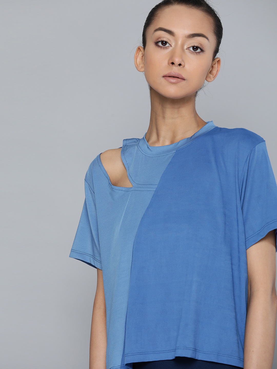 HRX By Hrithik Roshan Women Blue Horizon Solid Rapid-Dry Antimicrobial Running Tshirt
HRX By Hrithik Roshan Women Blue Horizon Solid Rapid-Dry Antimicrobial Running Tshirt