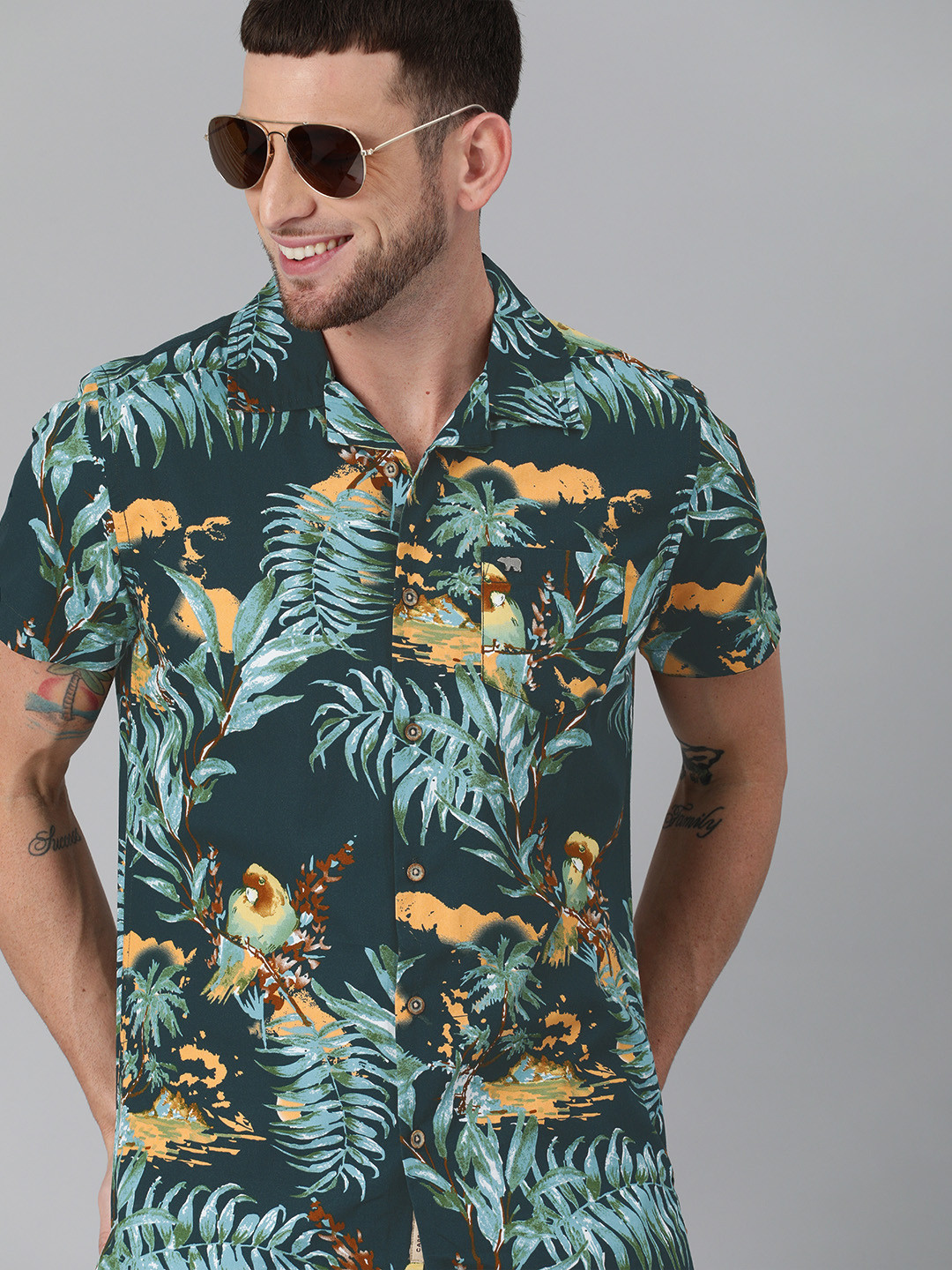 THE BEAR HOUSE Men Green & Mustard Yellow Slim Fit Tropical Print Pure Cotton Casual Shirt
THE BEAR HOUSE Men Green & Mustard Yellow Slim Fit Tropical Print Pure Cotton Casual Shirt