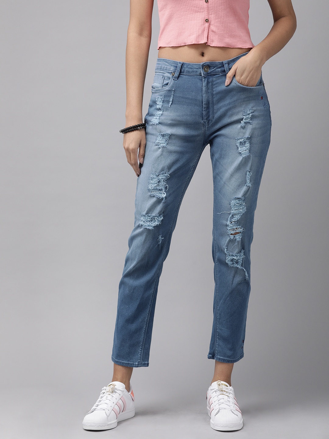 Roadster Women Blue Boyfriend Fit Low-Rise Highly Distressed Light Fade Stretchable Jeans
Roadster Women Blue Boyfriend Fit Low-Rise Highly Distressed Light Fade Stretchable Jeans