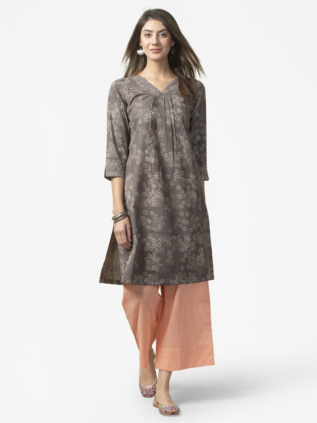 Fabindia Women Charcoal Grey & Off-White Hand Block Print Pleated Cotton Straight Kurta
Fabindia Women Charcoal Grey & Off-White Hand Block Print Pleated Cotton Straight Kurta