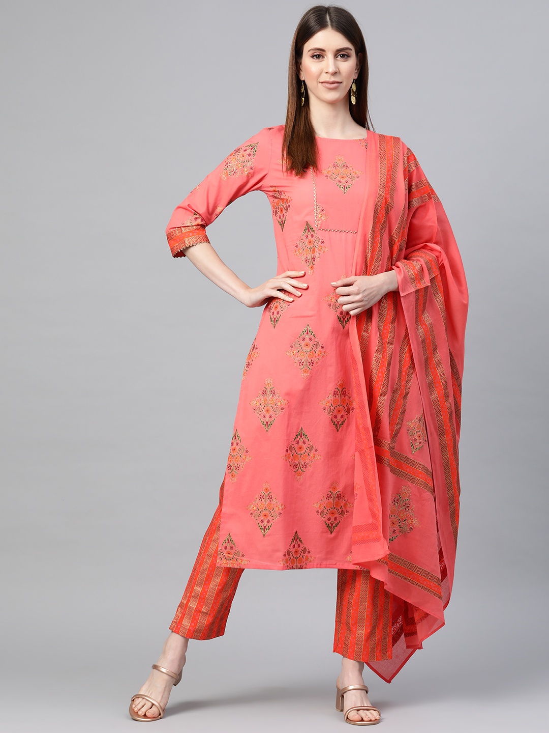 Yuris Women Red & Golden Pure Cotton Ethnic Motif Foil Print Kurta with Trousers & Dupatta
Yuris Women Red & Golden Pure Cotton Ethnic Motif Foil Print Kurta with Trousers & Dupatta