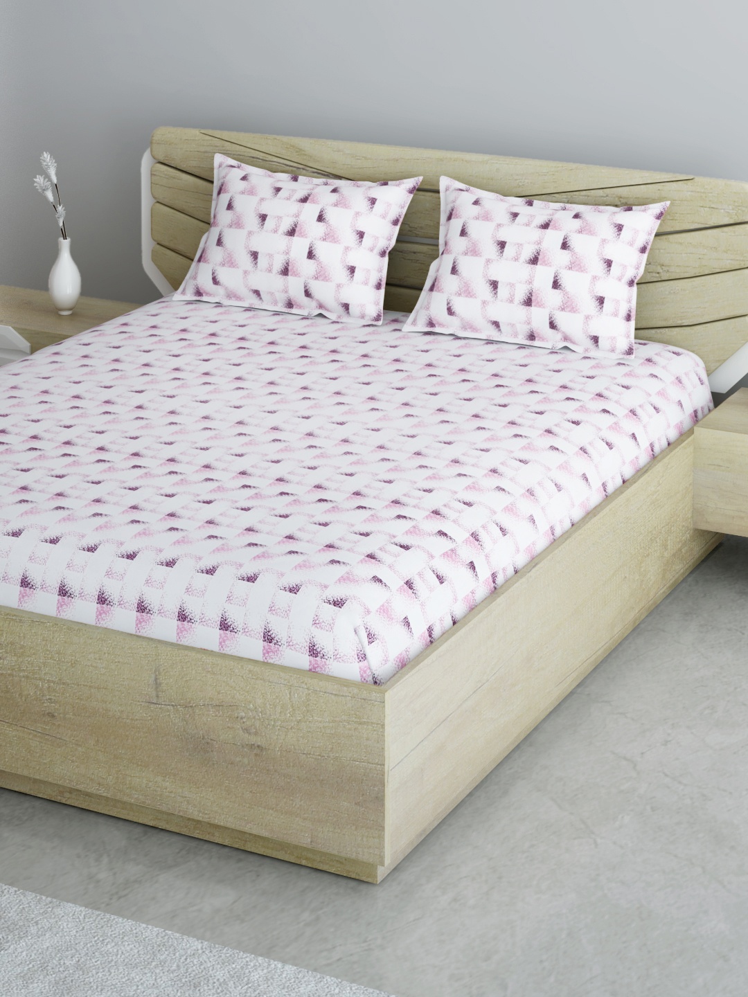 Aura White & Pink Geometric 144 TC 120 GSM Cotton 1 Queen Bedsheet with 2 Pillow Covers
Aura White & Pink Geometric 144 TC 120 GSM Cotton 1 Queen Bedsheet with 2 Pillow Covers
