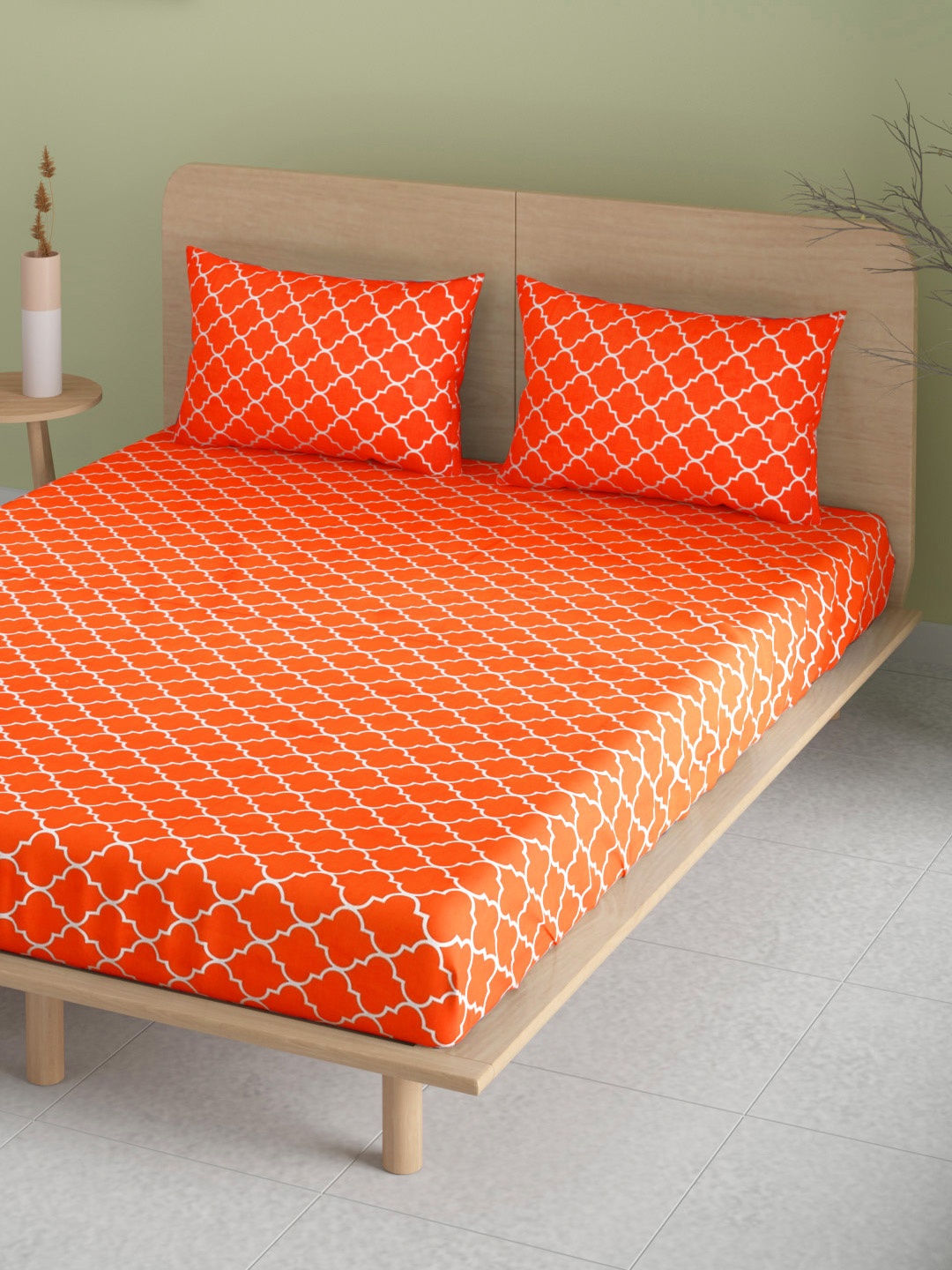 Aura Orange & White Geometric 104 TC 110 GSM Cotton 1 Queen Bedsheet with 2 Pillow Covers
Aura Orange & White Geometric 104 TC 110 GSM Cotton 1 Queen Bedsheet with 2 Pillow Covers